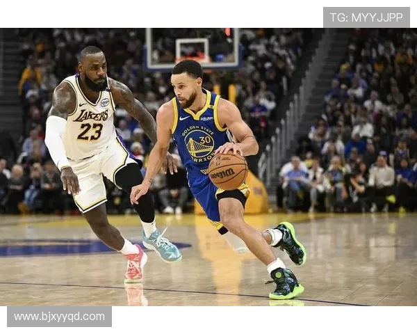 NBA赛季最新动态:詹姆斯复出表现亮眼 湖人连胜势头强劲勇士战术调整迎挑战 NBA赛季最新动态:詹姆斯复出表现亮眼 湖人连胜势头强劲勇士战术调整迎挑战