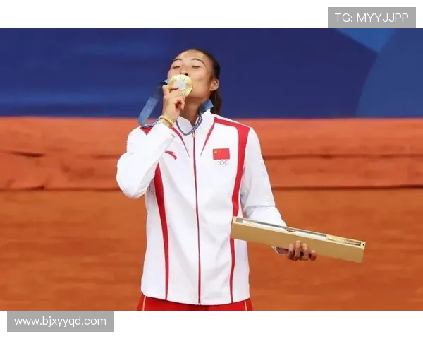 世界网球锦标赛激战正酣 赛场新星崭露头角引关注 世界网球锦标赛激战正酣 赛场新星崭露头角引关注