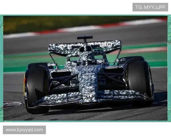 F1赛季最新动态:顶级车队争夺激烈 新车表现引发广泛关注 F1赛季最新动态:顶级车队争夺激烈 新车表现引发广泛关注