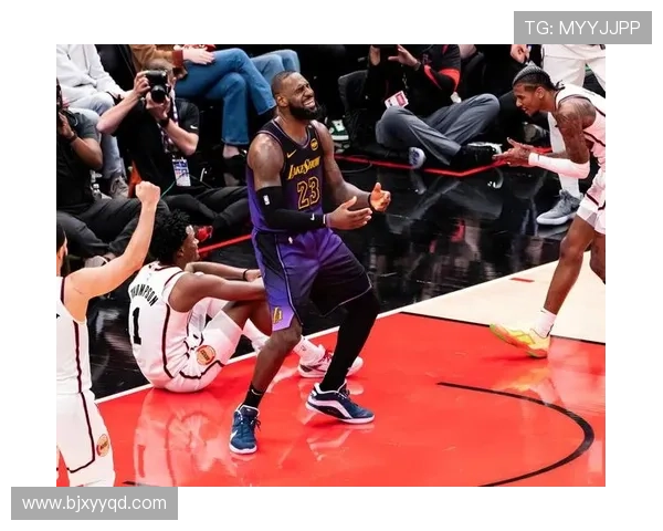 詹姆斯强势回归湖人再度领先西部季后赛席位勇士火箭双双失利